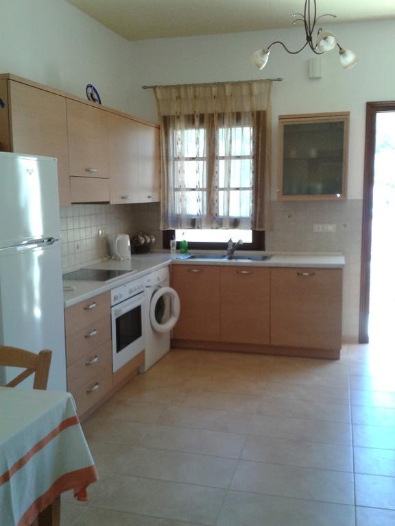 Maria'S Apartments Meyísti Dış mekan fotoğraf